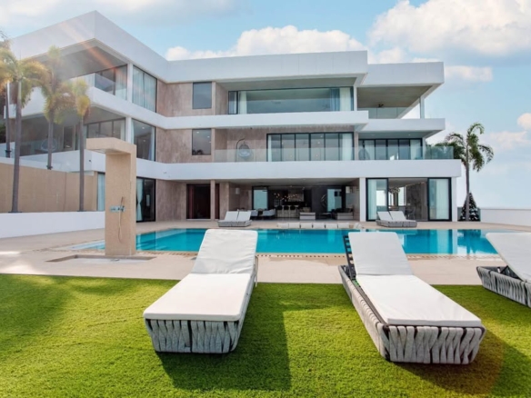 7 Bedroom, 7 Bathroom House for Rent, Koh Samui