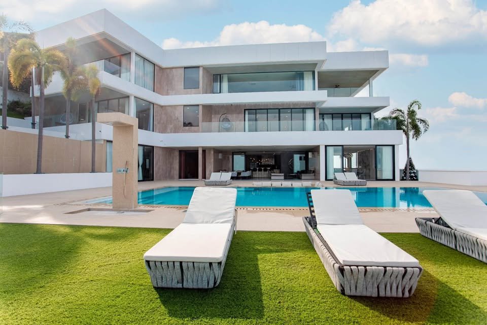 7 Bedroom, 7 Bathroom House for Rent, Koh Samui