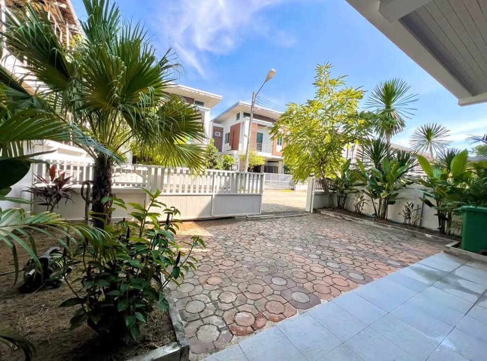 3 Bedroom, 3 Bathroom Garden Family Home, Bophut