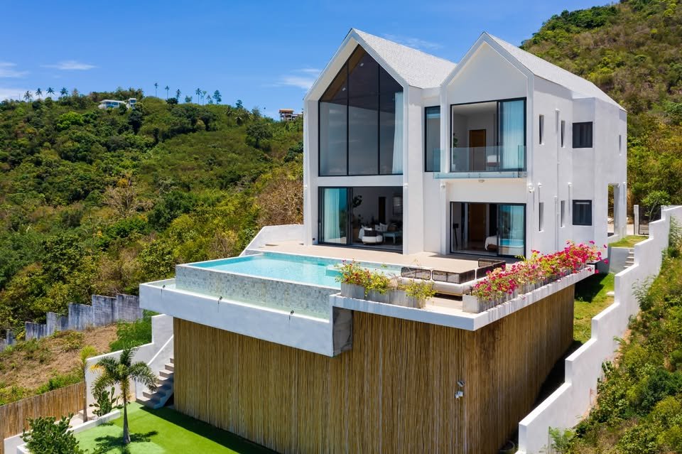 Luxury Sea View Villa Escape in Ban Tai