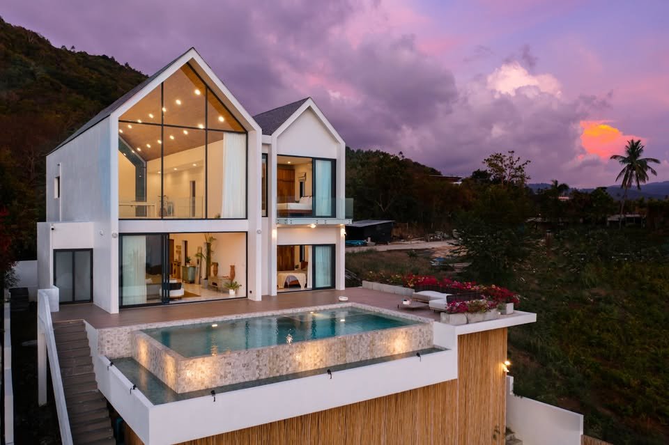 Luxury Sea View Villa Escape in Ban Tai