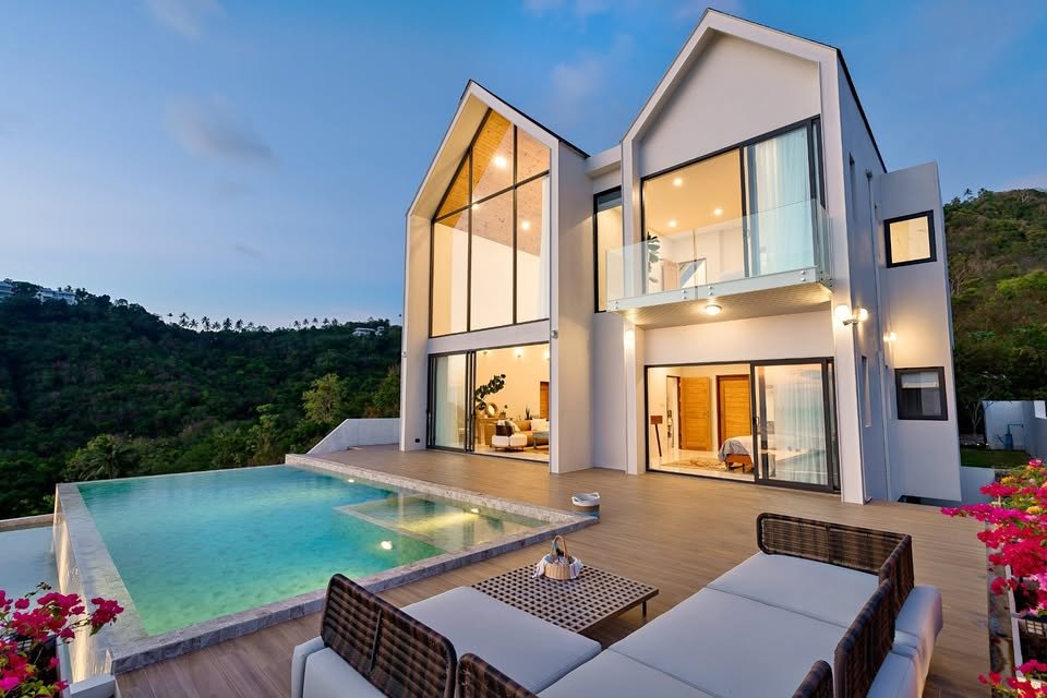 Luxury Sea View Villa Escape in Ban Tai