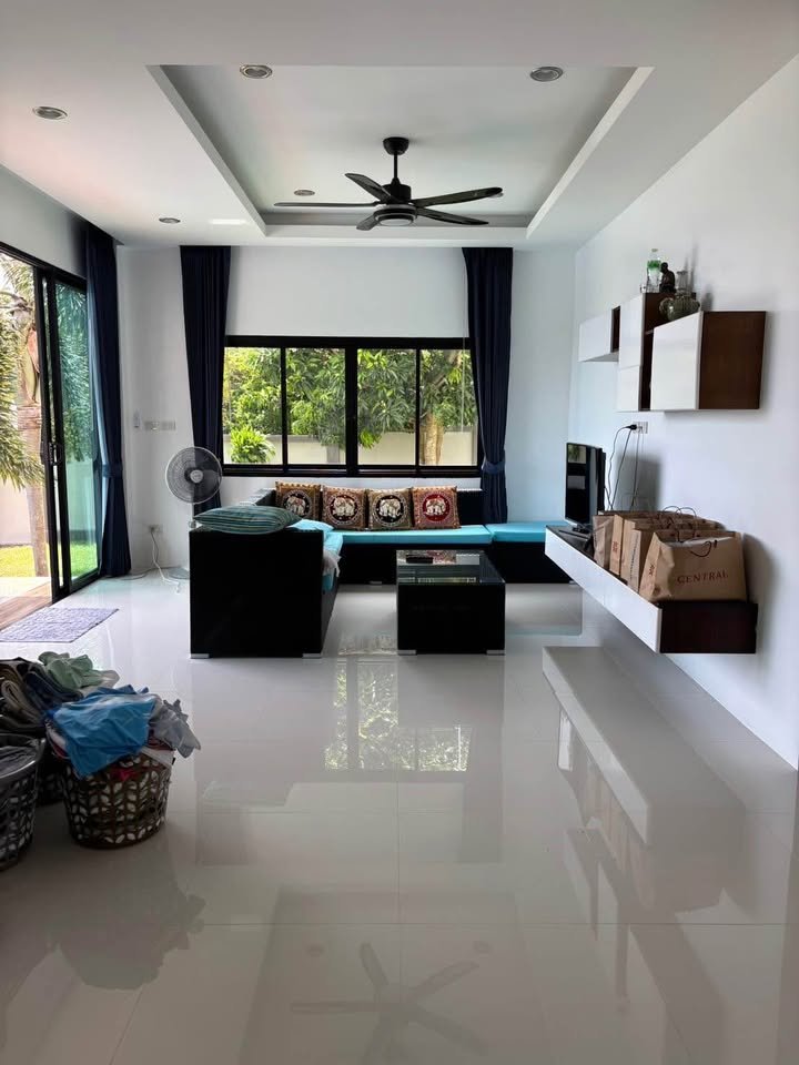 Villa Serenity, 5 Bedroom Sea View Villa in Bang Por