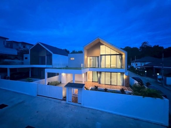 Spacious Modern Nordic Pool Villa in Bang Rak