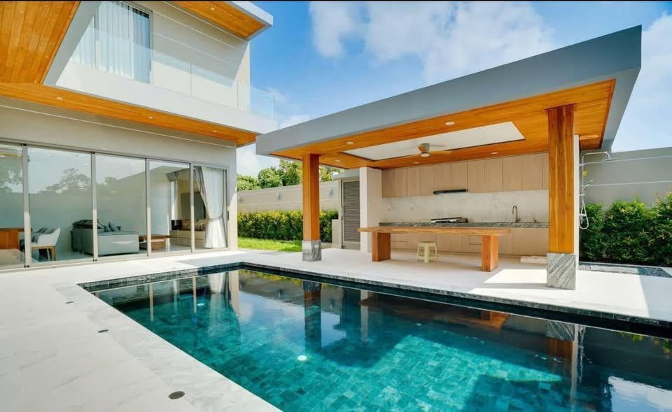4 Bedroom Modern Elegance Pool Villa, Bang Rak