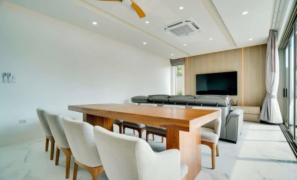 4 Bedroom Modern Elegance Pool Villa, Bang Rak