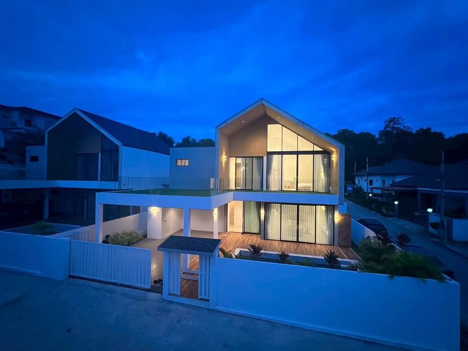 Spacious Modern Nordic Pool Villa in Bang Rak