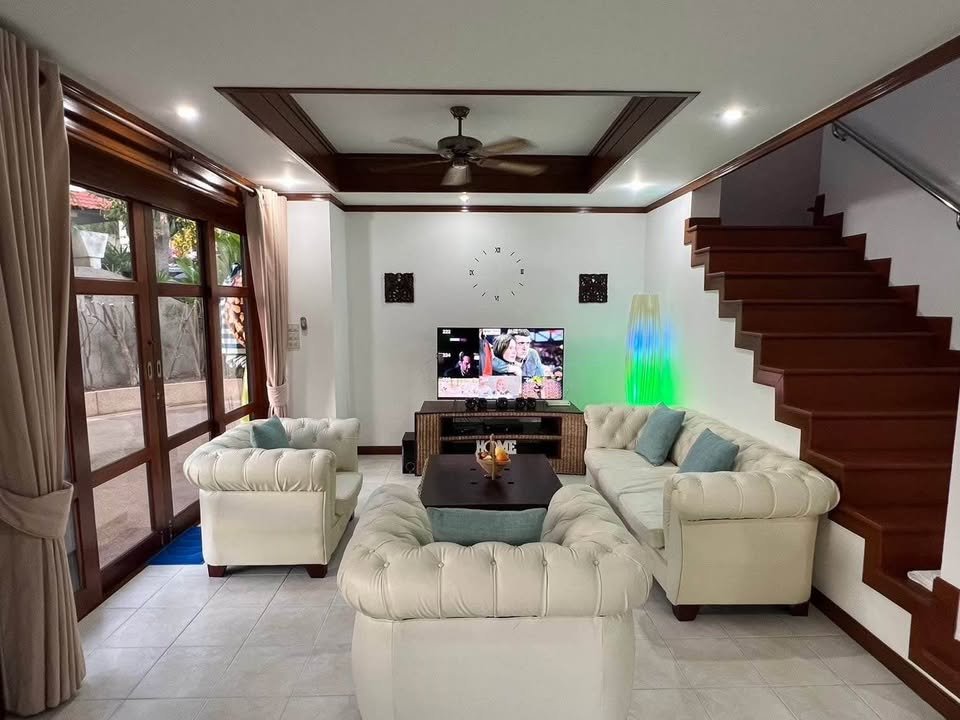 Elegance 4 BR Pool Villa for Rent, Tongson Bay