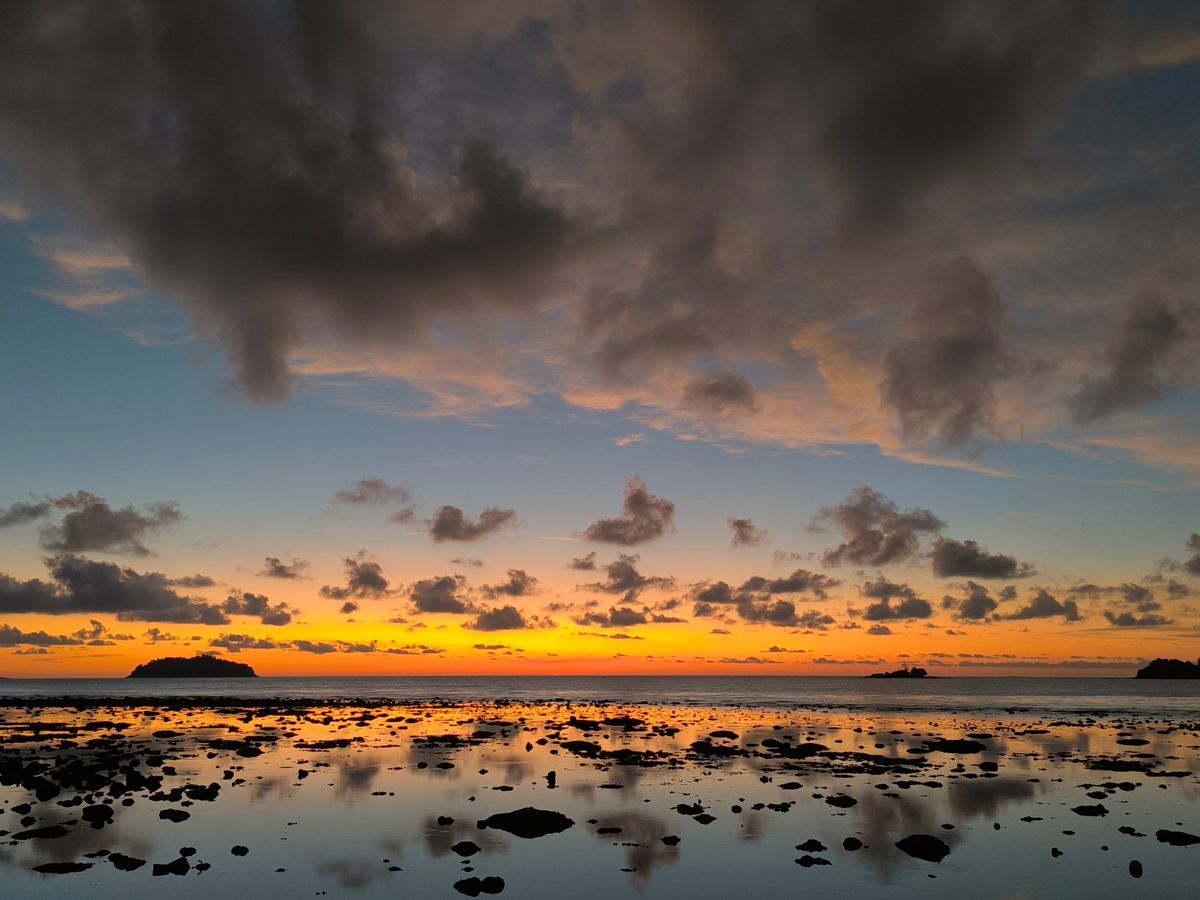 Dramatic west-coast sunset at Lipa Noi, Koh Samui