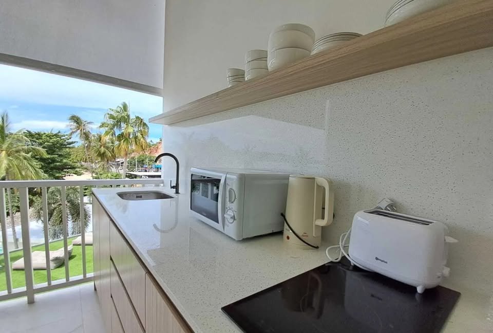 Beachfront Sea View Studio Apartment, Bophut