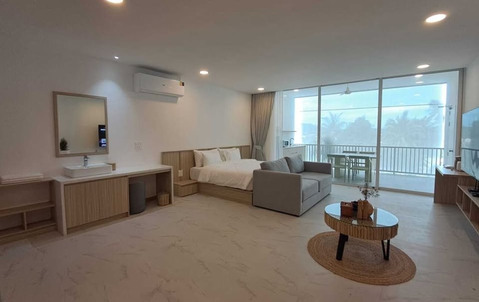 Beachfront Sea View Studio Apartment, Bophut