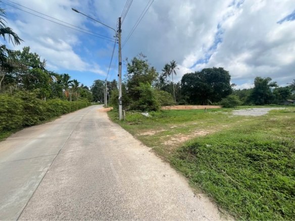 Green 400 SqM Building Plot, Maenam