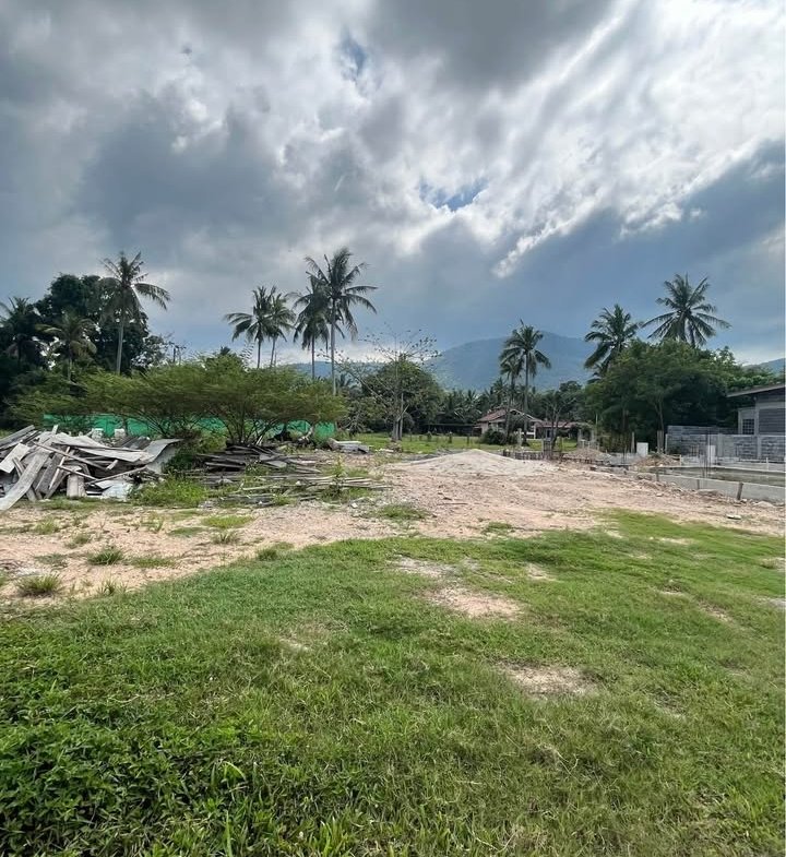 Green 400 SqM Building Plot, Maenam