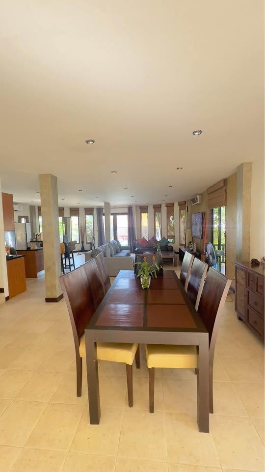 Italian Vintage 3 Bedroom Villa, Bang Rak