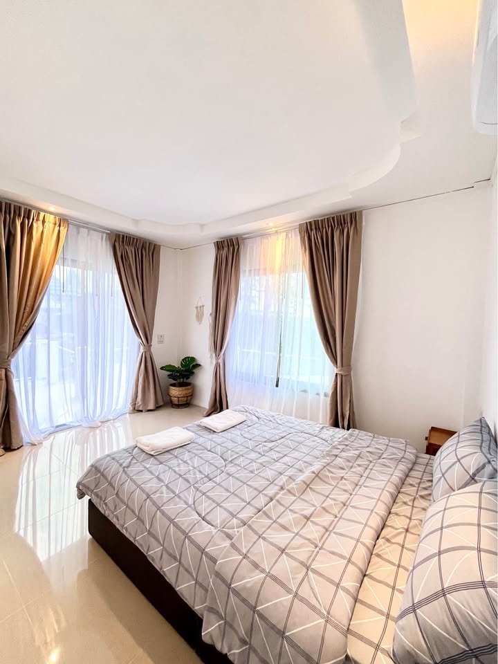 se-22995-4 1 Bedroom Beachfront Villa with Patio, Plai Laem Soi 5