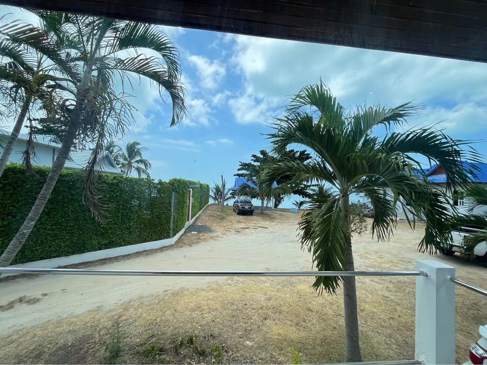 1 Bedroom Beachfront Villa with Patio, Plai Laem Soi 5